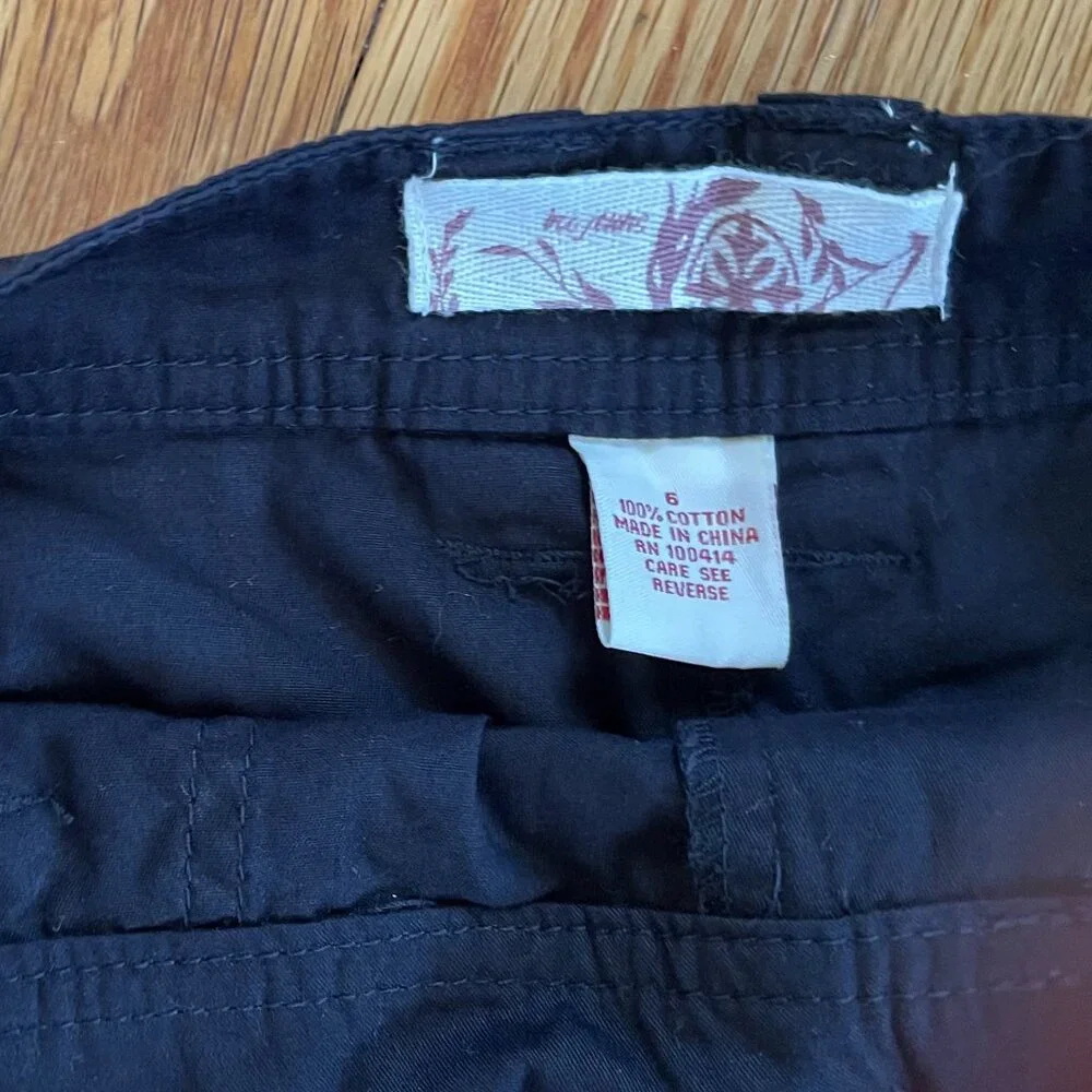 Women’s Black Cargo Shorts Size 6 BCC Jeans NWT Roll Tab Hem